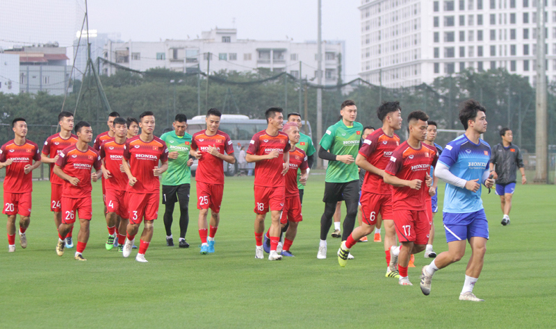 HLV Park Hang-seo loại 9 cầu thủ và gọi bổ sung 2 cầu thủ U22 Việt Nam - Ảnh 1