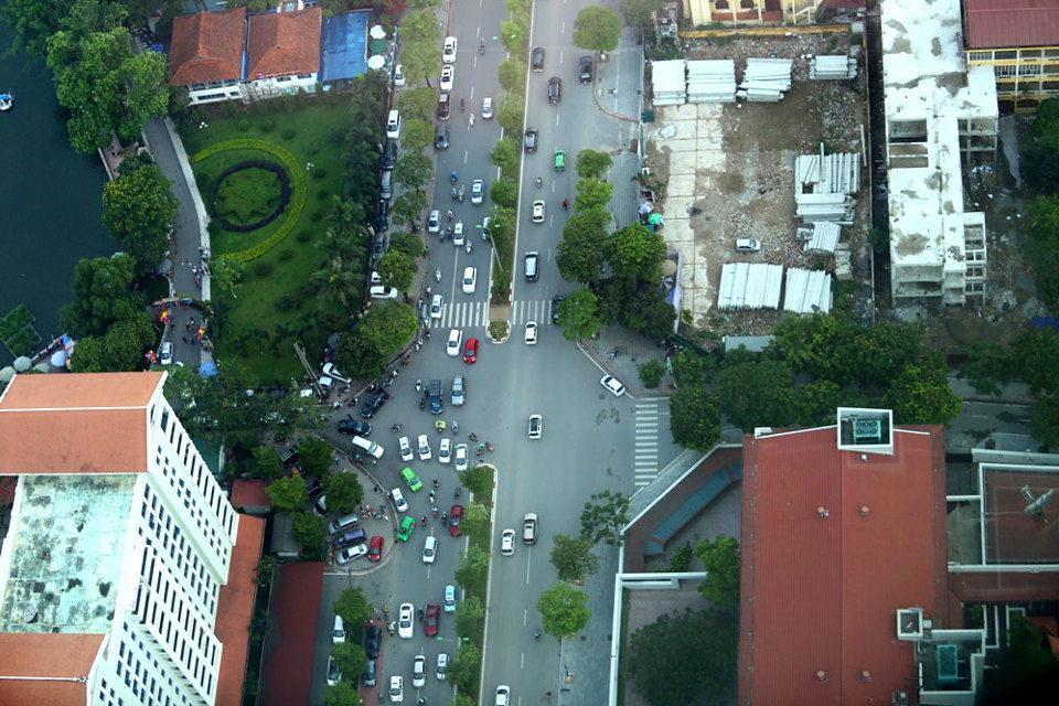 Ngắm Hà Nội từ Đài quan sát Sky Walk - Ảnh 11