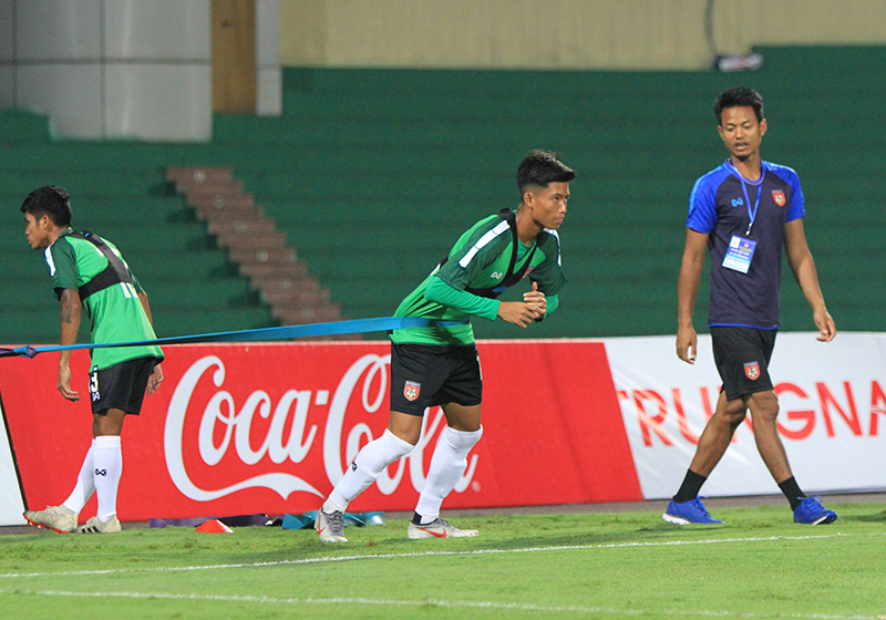 [Ảnh] U23 Myanmar rèn thể lực trước trận gặp U23 Việt Nam - Ảnh 11