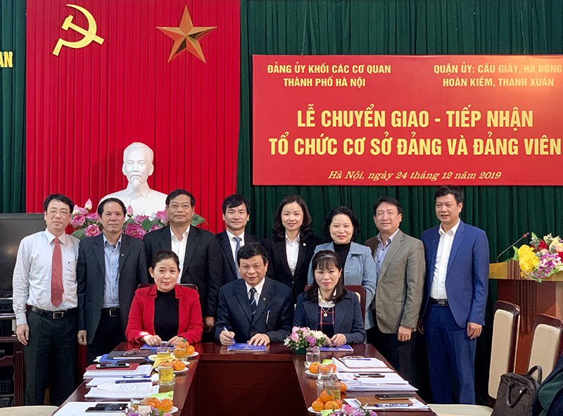 Đảng ủy Khối các cơ quan thành phố Hà Nội: Chuyển giao, tiếp nhận tổ chức cơ sở đảng và đảng viên - Ảnh 1