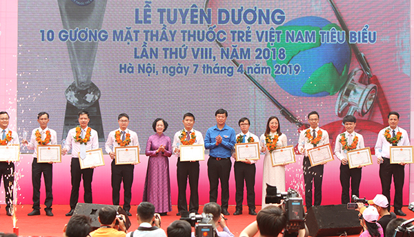 Vinh danh 10 gương mặt thầy thuốc trẻ Việt Nam tiêu biểu - Ảnh 2