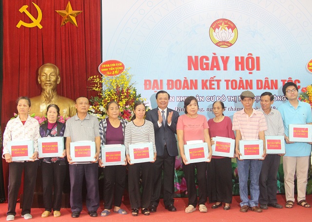 Bộ trưởng Bộ Tài chính dự Ngày hội Đại đoàn kết tại phường Định Công - Ảnh 1