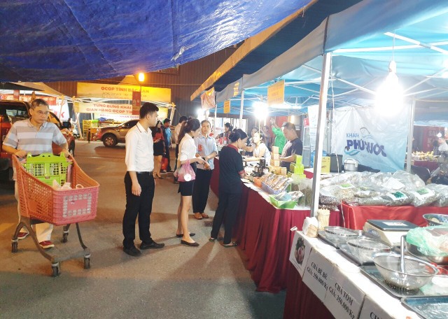 Khai mạc hội chợ sản phẩm OCOP và đặc sản vùng miền tại Hà Nội - Ảnh 1