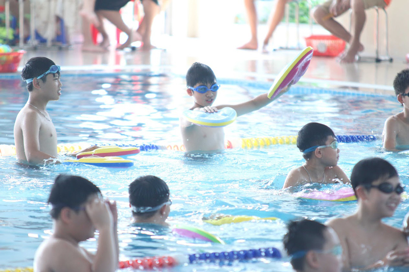 [Ảnh] Hơn 2.000 học sinh Hà Nội thỏa sức vui đùa với môn bơi - Ảnh 10