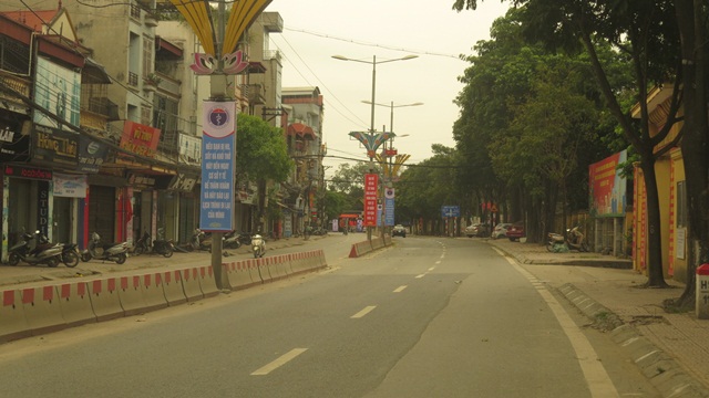 Người dân huyện Thường Tín và Phú Xuyên chấp hành chỉ đạo phòng chống dịch Covid-19 - Ảnh 4