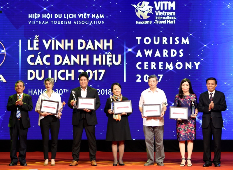 Tôn vinh 136 cá nhân, doanh nghiệp du lịch - Ảnh 12