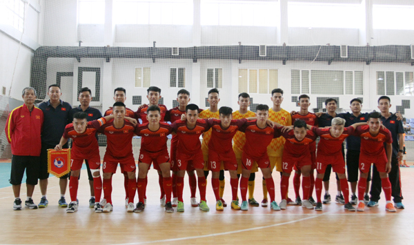Giao hữu tại Iran, U20 futsal Việt Nam thắng đậm U20 Mes Sungun - Ảnh 1