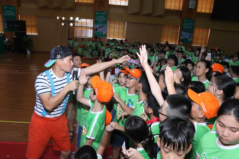 [Ảnh] Hơn 2.000 học sinh Hà Nội thỏa sức vui đùa với môn bơi - Ảnh 12