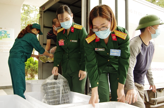 Chùm ảnh: Tiếp nhận công dân cách ly tại ký túc xá đẹp nhất Hà Nội - Ảnh 8