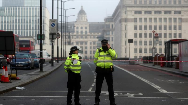 IS nhận trách nhiệm vụ đâm dao khiến 2 người thiệt mạng trên cầu London - Ảnh 1