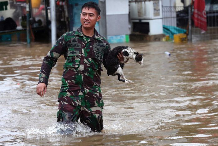 Mưa lớn đổ xuống Jakarta, 19 người thiệt mạng - Ảnh 4