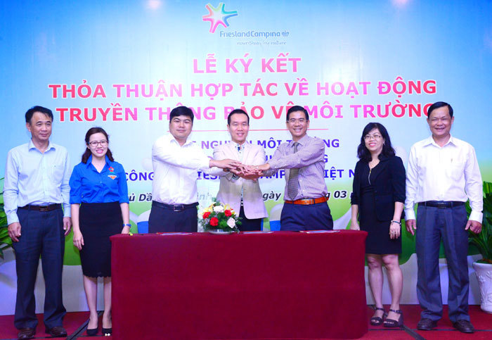 Sở Tài nguyên Môi trường, Tỉnh Đoàn tỉnh Bình Dương, công ty FrieslandCampina Việt Nam ký kết thỏa thuận hợp tác - Ảnh 2