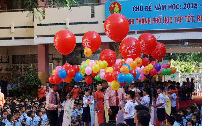 TP. Hồ Chí Minh: Gần 1,7 triệu học sinh rộn ràng khai giảng năm học mới 2018 -2019 - Ảnh 5