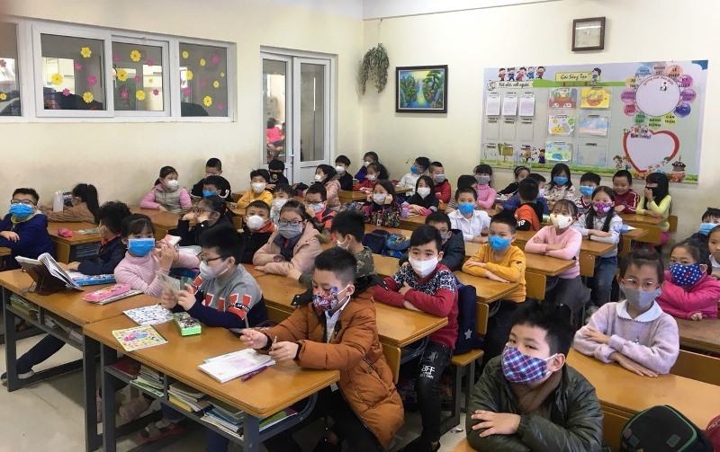 Chùm ảnh: Lớp học phòng, chống dịch nCoV ở Thanh Xuân - Ảnh 1