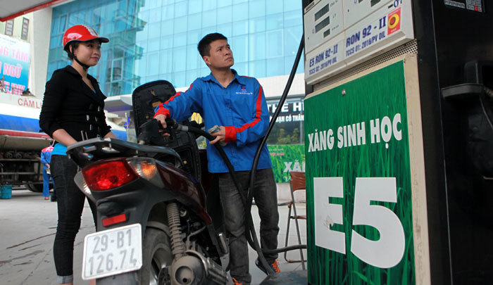 Kiểm soát khí thải xe ô tô, xe máy tại Hà Nội: Thiếu giải pháp, yếu thực thi - Ảnh 1
