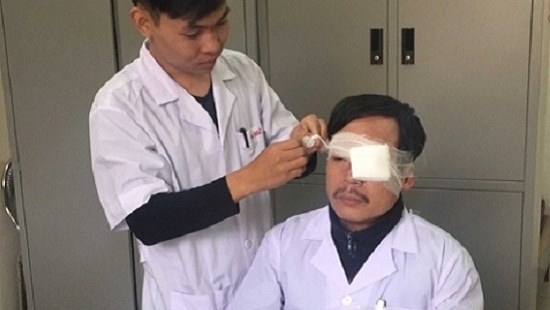 Khởi tố đối tượng đấm gãy mũi bác sĩ ở Thái Bình - Ảnh 1