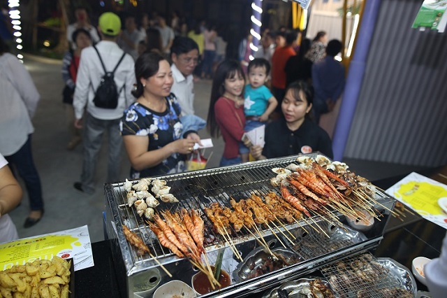 Master Chef Phạm Tuấn Hải bật mí về Không gian ẩm thực dịp pháo hoa Đà Nẵng 2018 - Ảnh 2