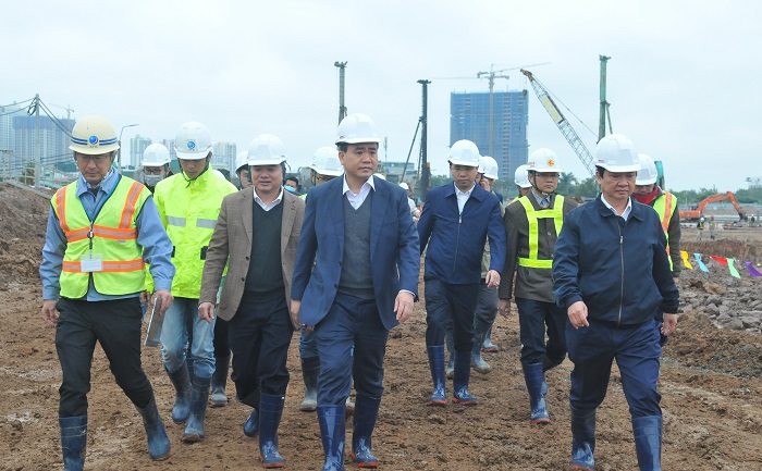 Chủ tịch Nguyễn Đức Chung kiểm tra, đôn đốc tiến độ Dự án Hệ thống xử lý nước thải Yên Xá - Ảnh 1