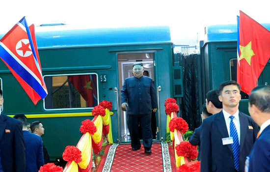 Hình ảnh Chủ tịch Triều Tiên Kim Jong Un đến thăm Việt Nam nổi bật trên truyền thông quốc tế - Ảnh 1