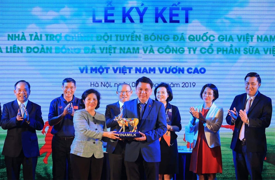 Vinamilk tài trợ chính cho các đội tuyển bóng đá quốc gia Việt Nam - Ảnh 4