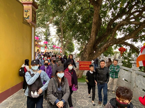 Hà Nội: Yêu cầu người dân đeo khẩu trang tại nơi công cộng, lễ hội - Ảnh 1
