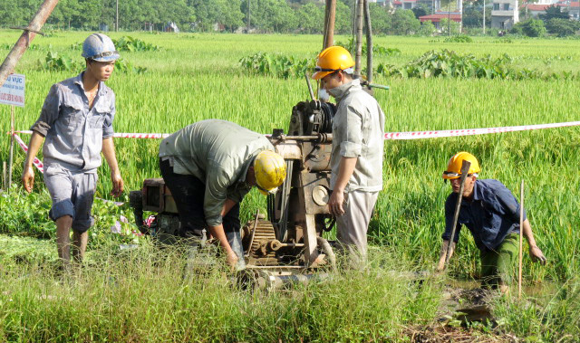 Khoan thăm dò địa chất dự án xây trạm biến áp 110kV Phú Xuyên - Ảnh 2
