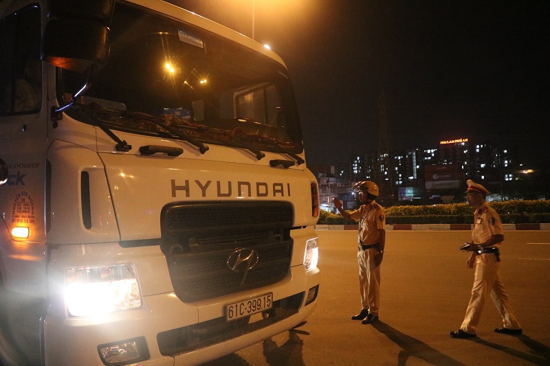TP Hồ Chí Minh: Hơn 700 trường hợp vi phạm giao thông đã bị xử lý - Ảnh 1