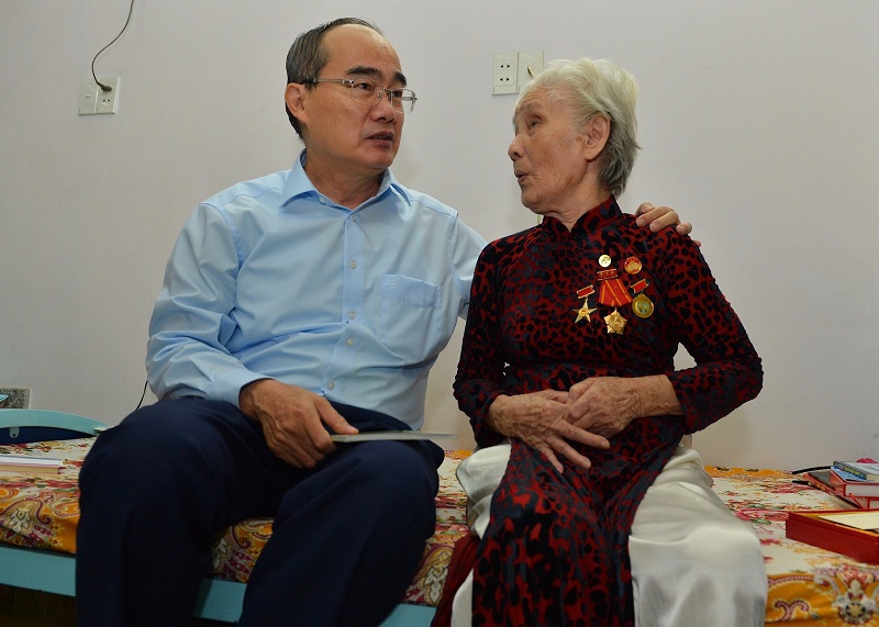 TP Hồ Chí Minh: Bí thư Nguyễn Thiện Nhân thăm các gia đình chính sách - Ảnh 1