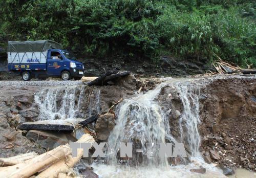 Các tỉnh miền núi tiếp tục mưa lớn, lũ quét gây thiệt hại nghiêm trọng về người và tài sản - Ảnh 1