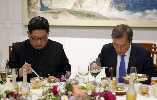 Những khoảnh khắc hậu trường của cuộc gặp lịch sử Hàn - Triều - Ảnh 3