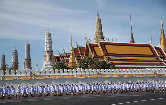 Quốc vương Thái Lan Maha Vajiralongkorn đăng quang, tuyên bố sẽ "cai trị bằng chính nghĩa" - Ảnh 4