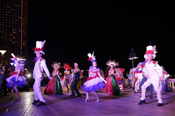Đến Đà Nẵng mùa DIFF 2019 để “quẩy” tưng bừng với Lễ hội Carnaval đường phố - Ảnh 2