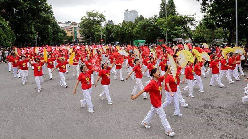 10.000 người tham gia lễ Hội đường phố mừng 20 năm Hà Nội - Thành phố vì hoà bình - Ảnh 1