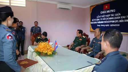 Bộ Tư lệnh TP Hồ Chí Minh ký hợp tác với Bộ Chỉ huy Hiến binh Thủ đô PhnomPenh - Ảnh 1