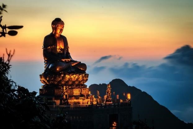 Lễ Phật cầu an, thưởng lãm bức tranh xuân tuyệt đẹp trên đỉnh Fansipan - Ảnh 13