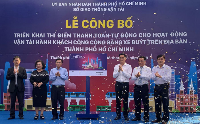 TP Hồ Chí Minh triển khai thẻ điện tử trên 16 tuyến buýt - Ảnh 1