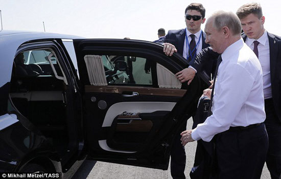 Cận cảnh siêu xe limousine Kortezh hộ tống Tổng thống Putin tại Phần Lan - Ảnh 3