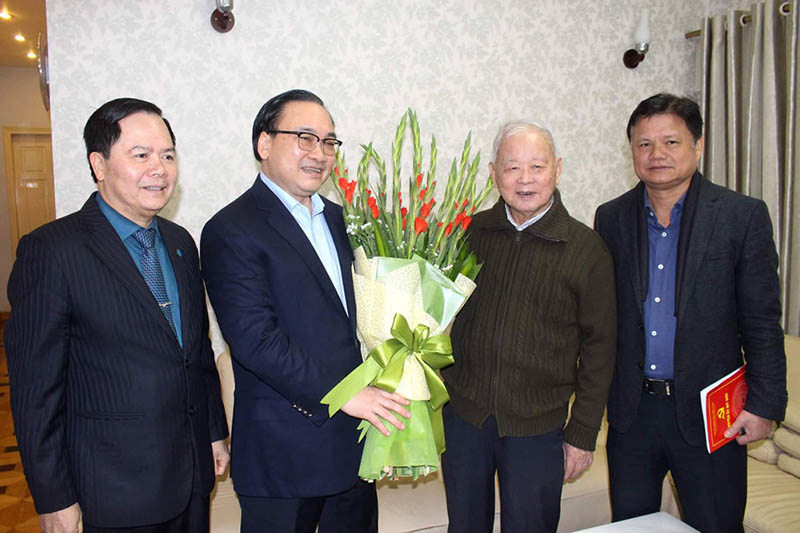 Lãnh đạo Thành phố chúc Tết các đồng chí nguyên Bí thư Thành ủy Hà Nội - Ảnh 4