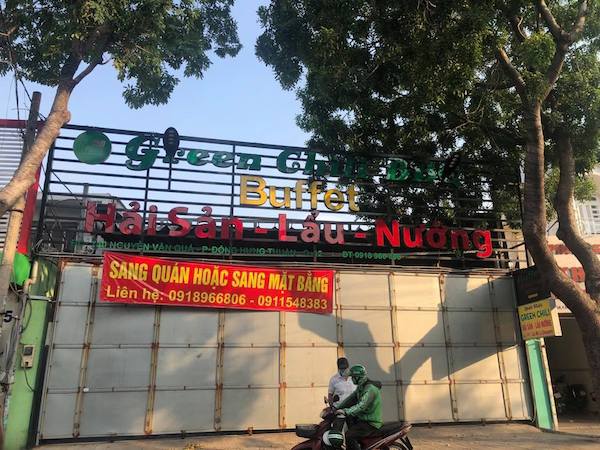 TP Hồ Chí Minh: Nhà hàng, quán nhậu…“cửa đóng then cài” vì dịch Covid-19 - Ảnh 1