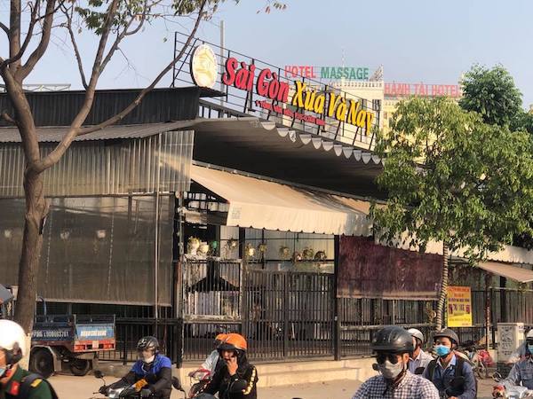 TP Hồ Chí Minh: Nhà hàng, quán nhậu…“cửa đóng then cài” vì dịch Covid-19 - Ảnh 3