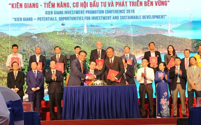 Việt Nam sắp có trung tâm nuôi trồng hải sản xuất khẩu rộng 2.000ha - Ảnh 1