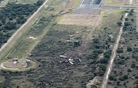 Hiện trường máy bay chở 101 người rơi ở Mexico, hơn 80 hành khách bị thương - Ảnh 3