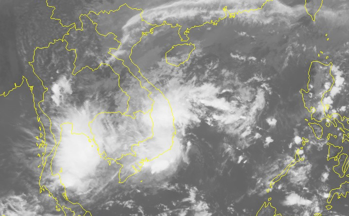 Áp thấp nhiệt đới đang vào Ninh Thuận - Bình Thuận, gây mưa lớn ở nhiều nơi - Ảnh 1