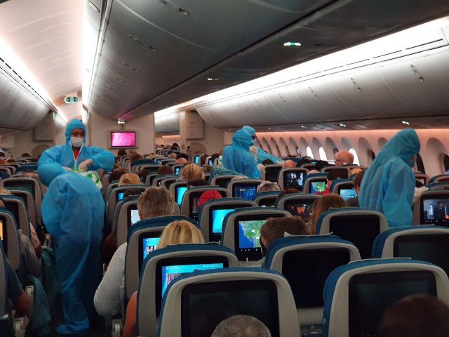 Vietnam Airlines đưa gần 600 công dân châu Âu về nước - Ảnh 2