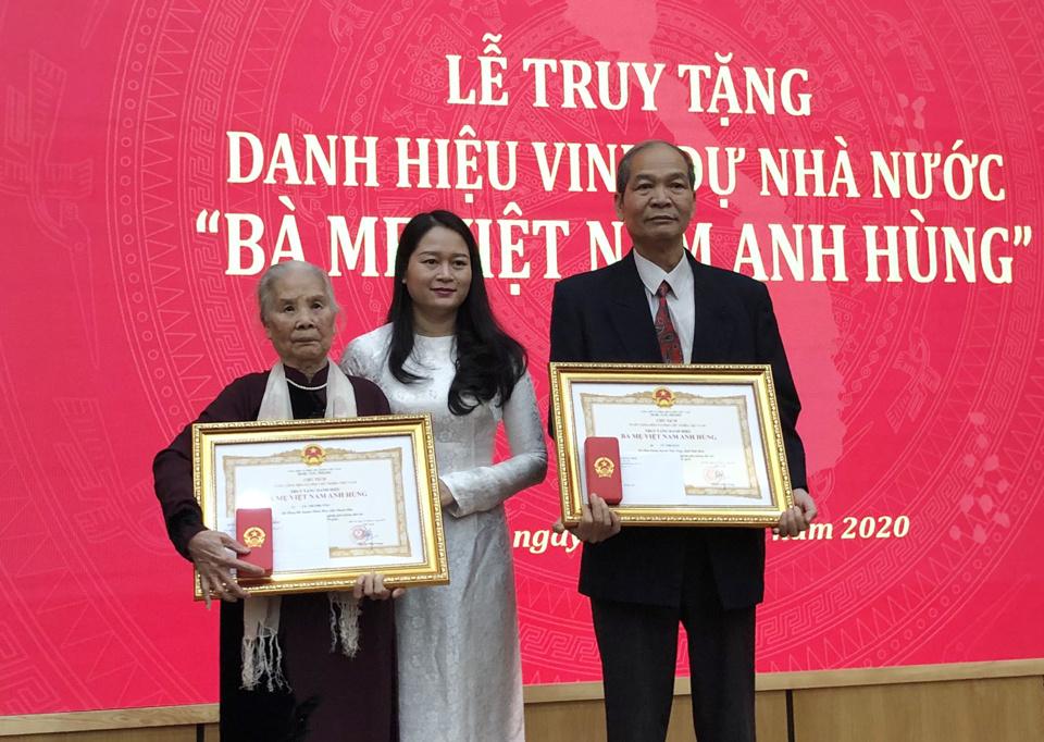 Quận Ba Đình: Truy tặng danh hiệu cho 2 Bà mẹ Việt Nam Anh hùng - Ảnh 1