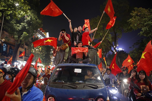 CĐV cả nước ngất ngây với chiến thắng lịch sử của Olympic Việt Nam - Ảnh 19