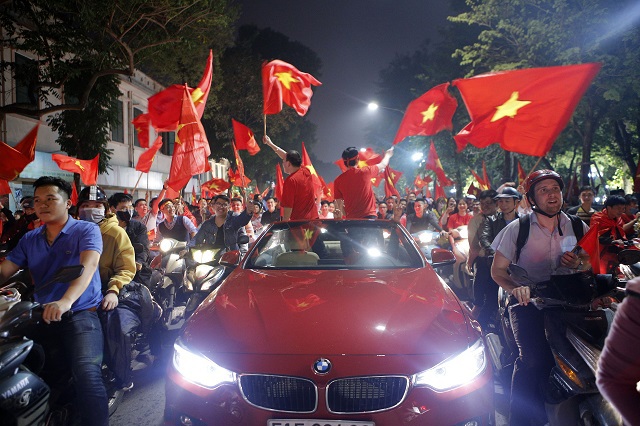 CĐV cả nước ngất ngây với chiến thắng lịch sử của Olympic Việt Nam - Ảnh 20