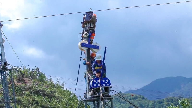 Tuyến cáp treo mẹ con và hành trình dị thường “bắc cầu” qua thung lũng Mường Hoa, Tây Bắc - Ảnh 5