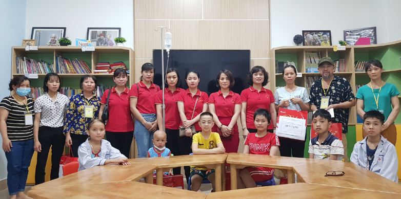 Trường mầm non Ánh Sao (quận Cầu Giấy, Hà Nội): Sẻ chia cùng trẻ nhỏ không may mắn - Ảnh 7