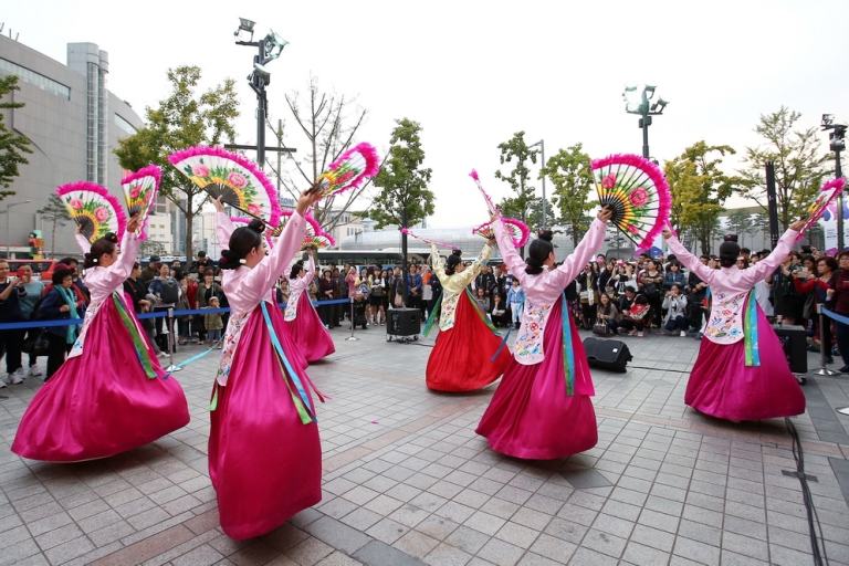 Hàn Quốc tổ chức Lễ hội mua sắm cho du khách nước ngoài - Ảnh 1